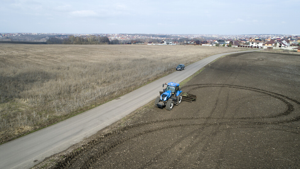 سقوط قذيفة أوكرانية في قرية بمقاطعة بيلغورود الروسية