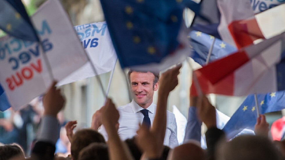 زعماء أوروبيون يهنئون ماكرون بإعادة انتخابه رئيسا لفرنسا