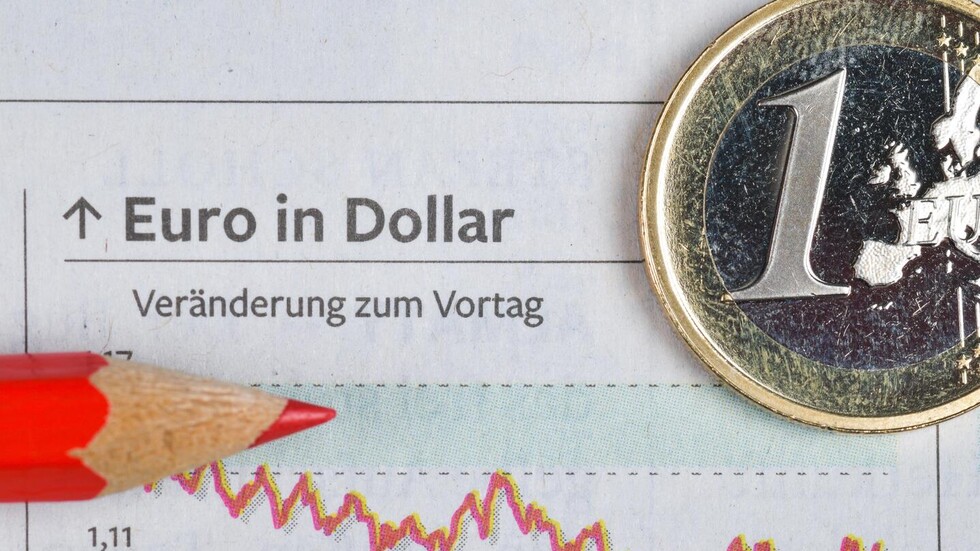 بورصات عالمية تتلون بالأحمر في ظل موجة بيع أسهم