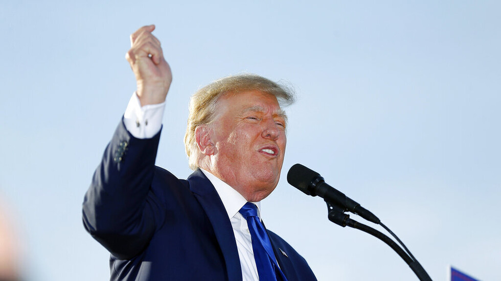 قاض يدرس محاكمة ترامب بتهمة ازدراء القانون