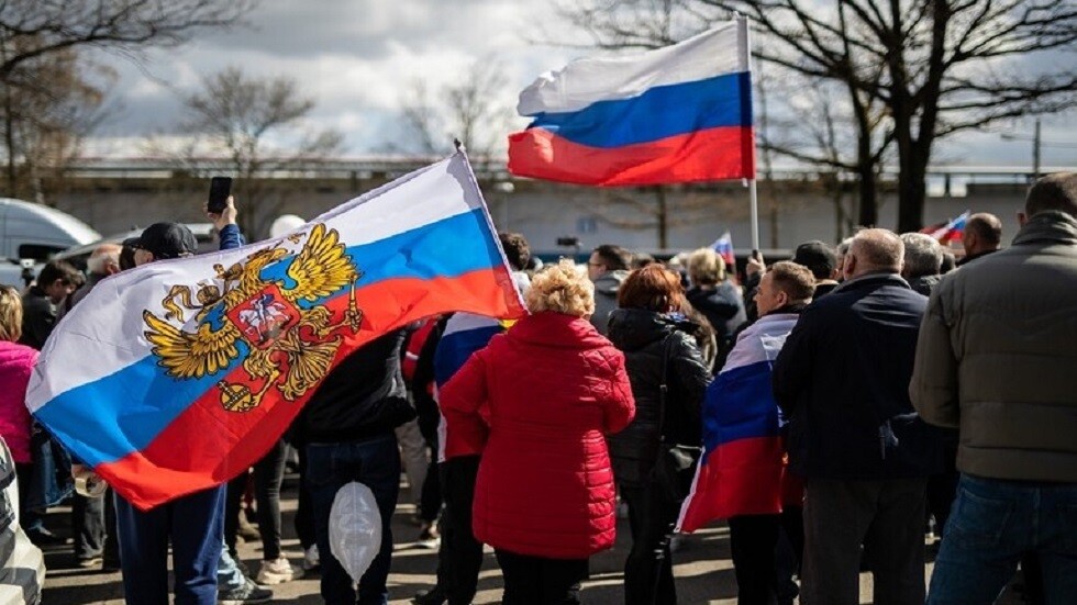 السفارة الروسية في إستونيا تحتج على حظر العلم الروسي في احتفالات عيد النصر