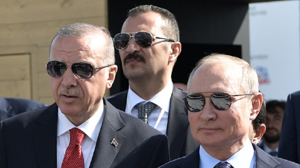 أردوغان يعلن أنه سيجري اتصالا هاتفيا مع بوتين غدا الثلاثاء