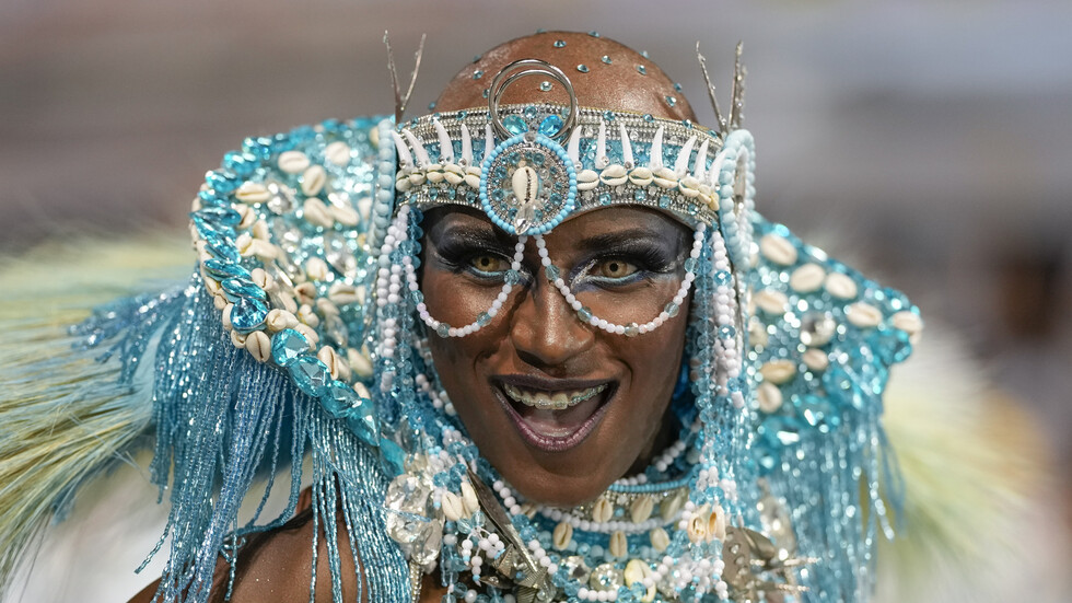 بعد توقفه بسبب كورونا.. انطلاق كرنفال البرازيل من جديد (صور)