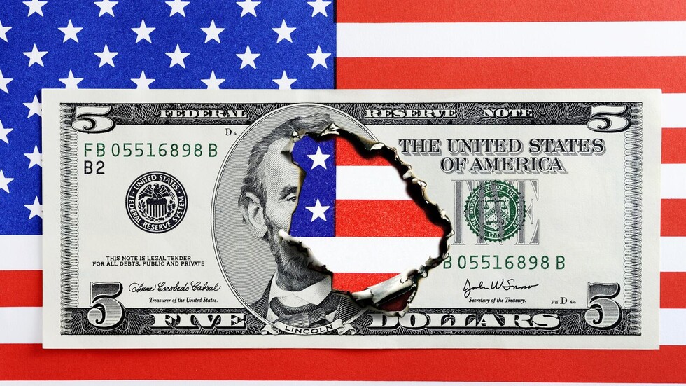 روسيا "تطلّق" الدولار في تجارتها مع كبرى اقتصادات العالم