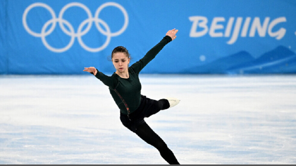 بوتين يشيد بنجمة التزحلق الفني على الجليد فالييفا ويمنحها وسام الصداقة