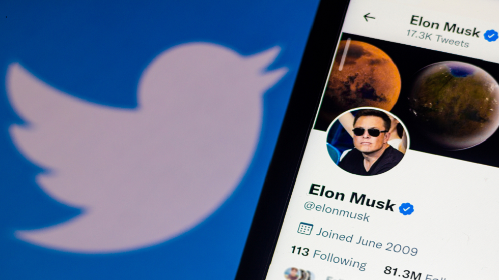 تغريدة من عام 2017 تكشف رغبته بشراء المنصة .. تسلسل زمني موجز لتاريخ إيلون موسك مع 