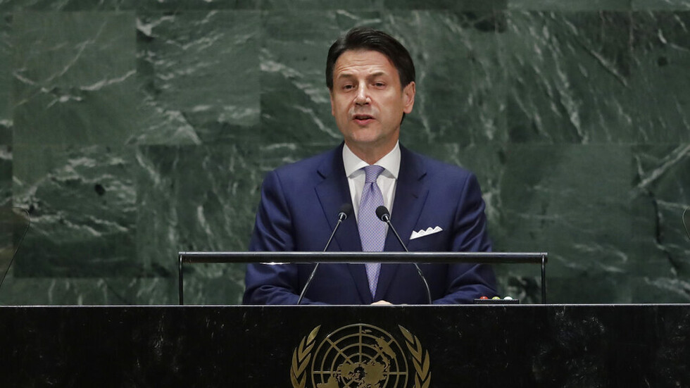 كونتي: نعارض إرسال أسلحة لأوكرانيا