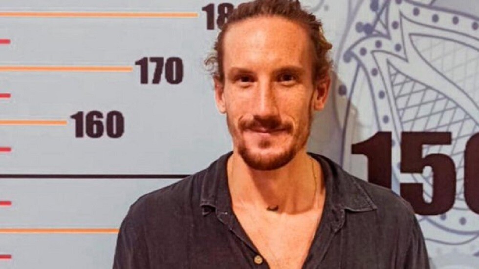 إندونيسيا.. سلطات بالي تطرد كنديا رقص عاريا على جبل مقدس (فيديو)