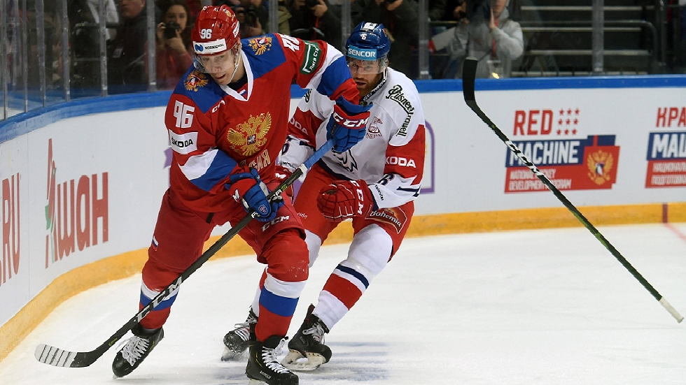 تجريد روسيا من استضافة بطولة العالم لهوكي الجليد