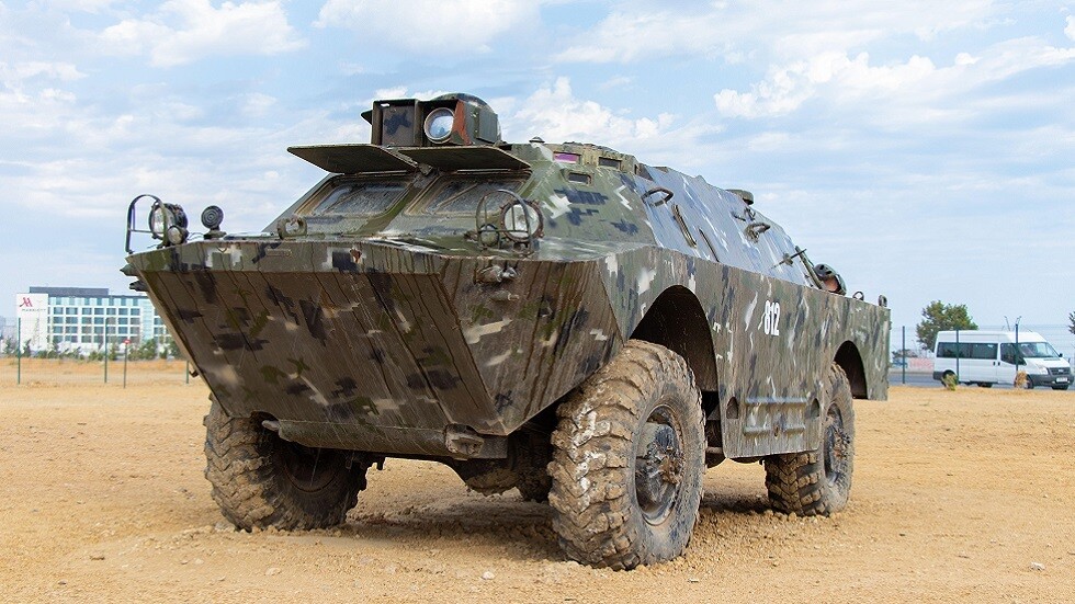 كازاخستان.. احتجاز رجل حاول بيع مركبة استطلاع قتالية (فيديو)