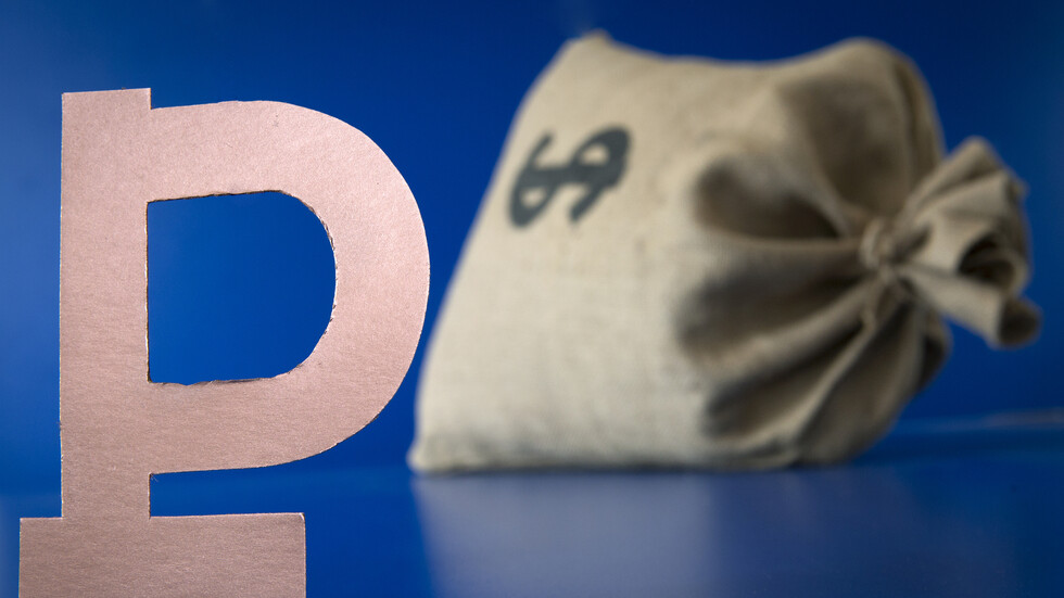 لماذا تطالب روسيا الدول غير الصديقة بسداد ثمن الغاز بالروبل؟