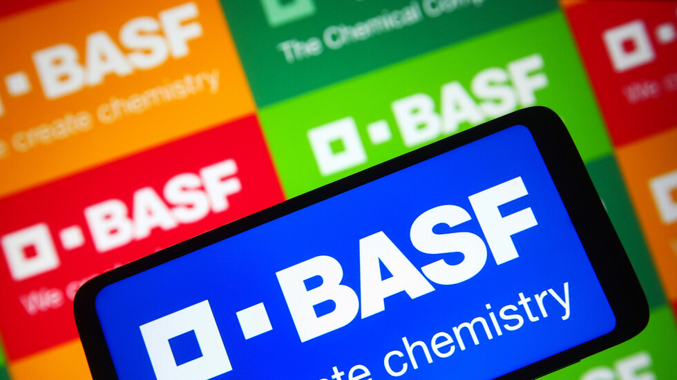 "باسف" الألمانية تعلن وقف أنشطتها في روسيا وبيلاروس