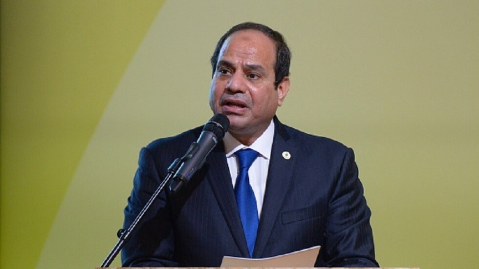 المقابلة انتهت.. السيسي ينفعل على خيرت الشاطر والكتاتني: سيبوا الرئيس مرسي في حاله (فيديو)