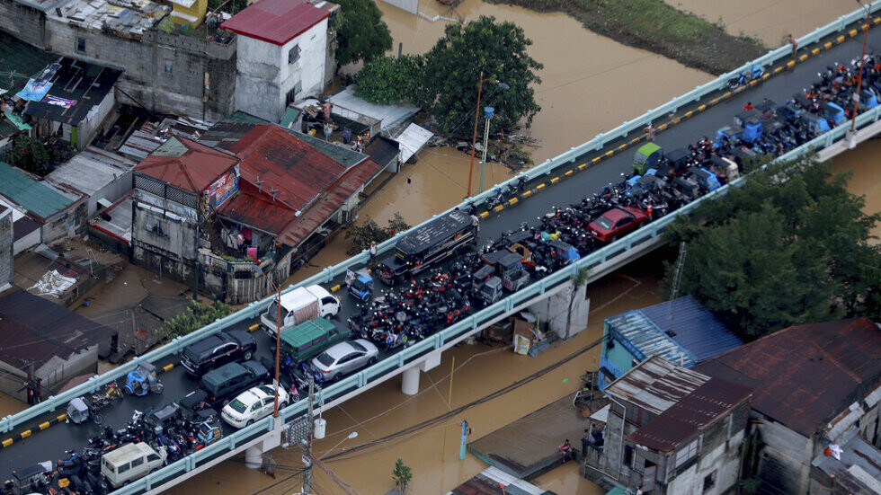 مصرع 4 أشخاص جراء انهيار جسر في الفلبين