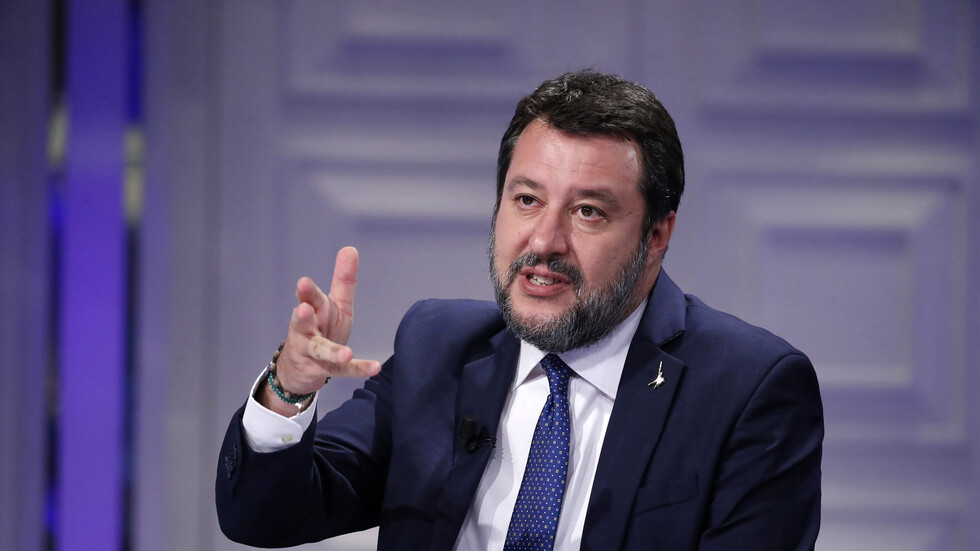 سياسي إيطالي يحذر من إرسال السلاح إلى أوكرانيا