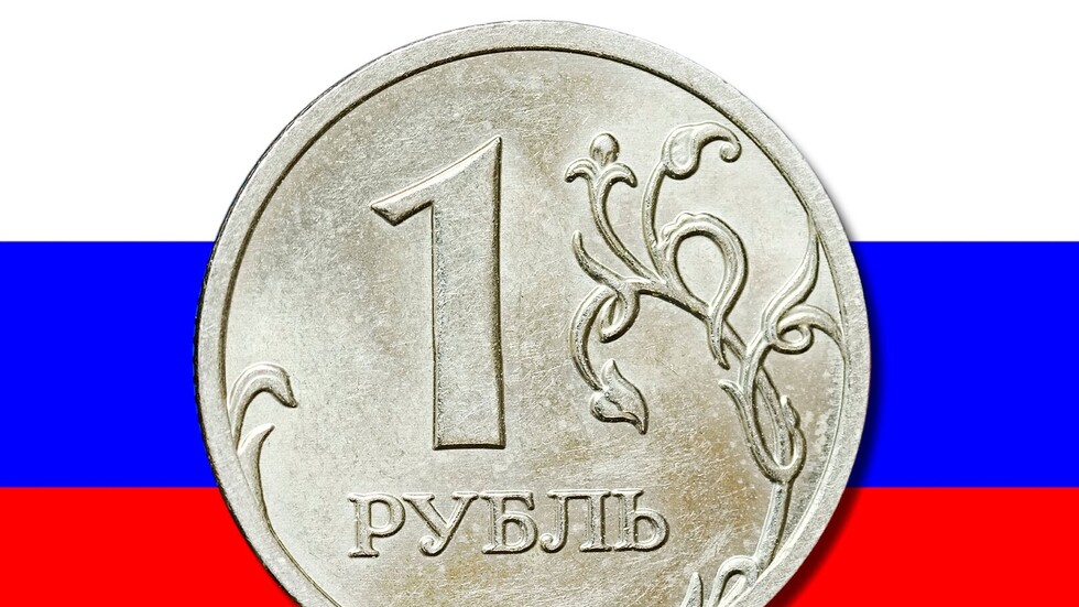 هل تربط روسيا عملتها بالذهب؟