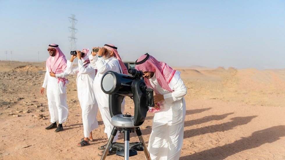 السعودية تعلن عن أول أيام العيد