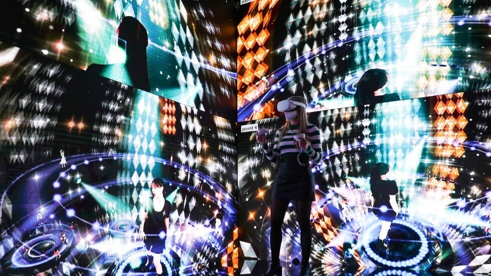 التقبيل وشرب القهوة أمور باتت ممكنة في عالم ميتافيرس الإفتراضي