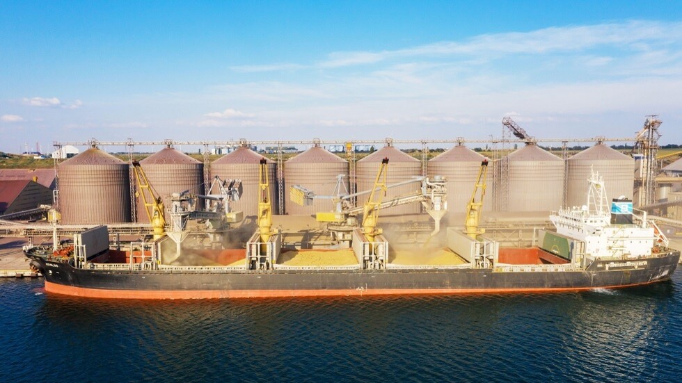 الدفاع الروسية: أوكرانيا تزود أوروبا بالحبوب مقابل الأسلحة رغم نقص الغذاء فيها