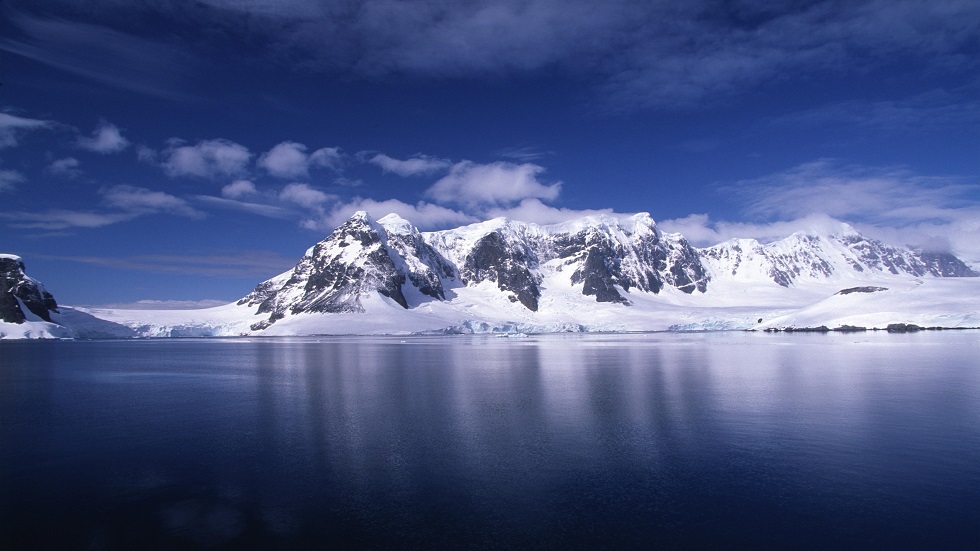 هل ستساهم بحيرات ذوبان الجليد في زيادة سرعته بالقطب الجنوبي مستقبلا؟