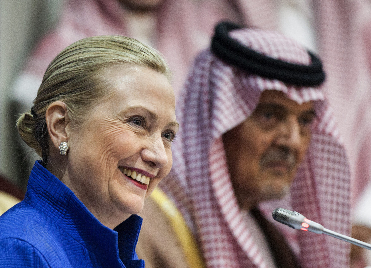 هيلاري كلينتون تثير غضب السعوديين بتصريحات عن معاملة المملكة بأسلوب 