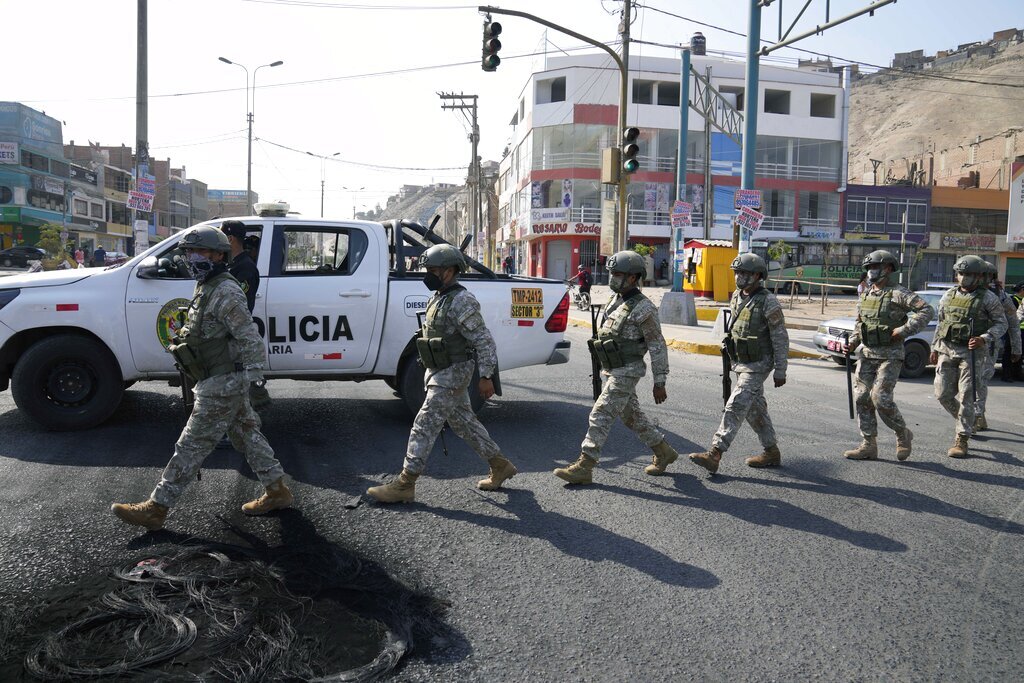 فرض حظر تجول في البيرو بعد تظاهرات احتجاجا على ارتفاع سعر الوقود