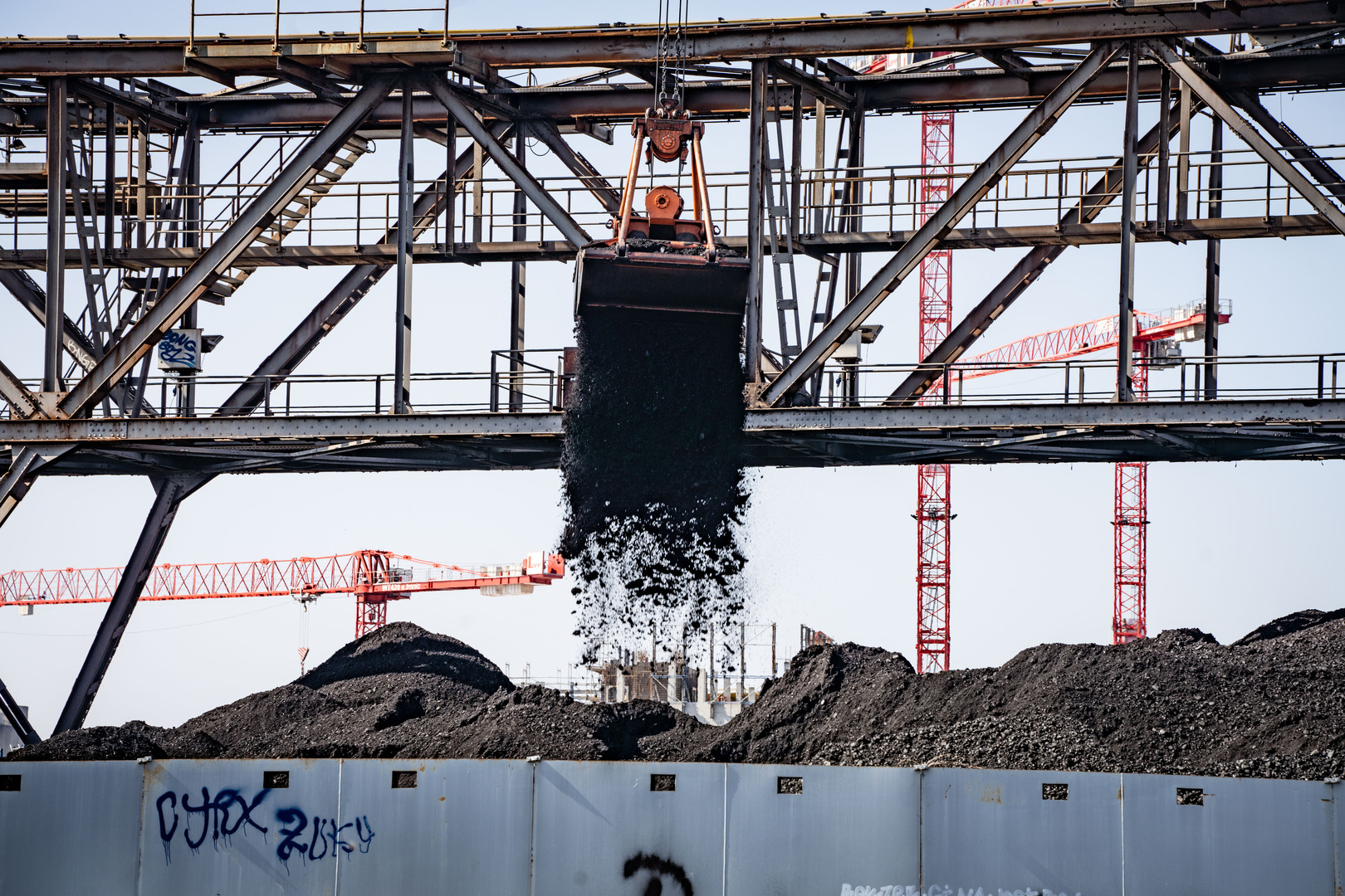 ردا على عقوبات أوروبية على الفحم الروسي.. بيسكوف: سنوجه إمدادات الفحم إلى أسواق بديلة