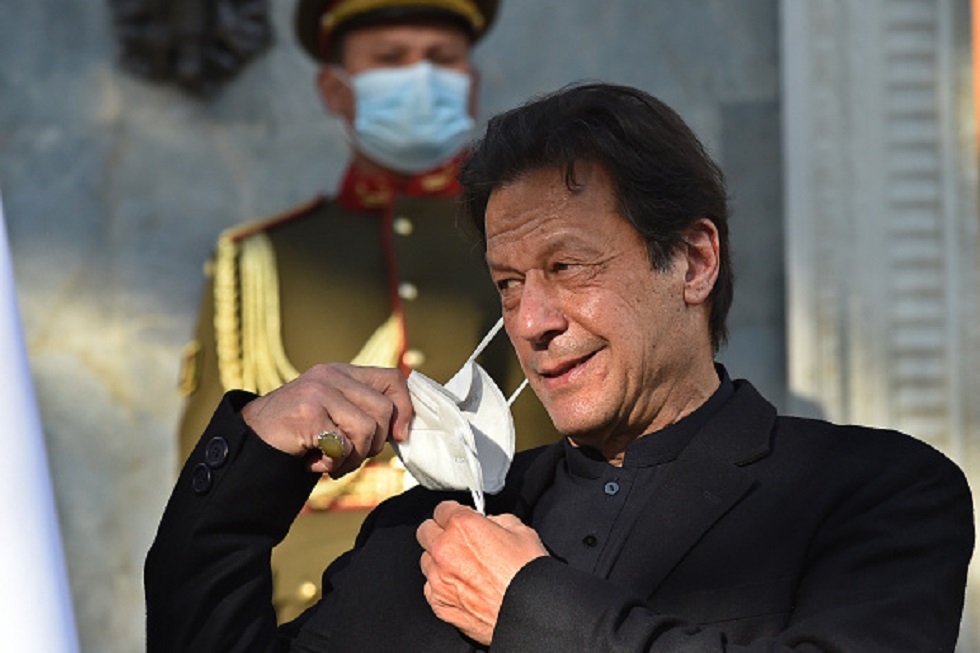 باكستان.. البرلمان يحجب الثقة عن رئيس الوزراء عمران خان