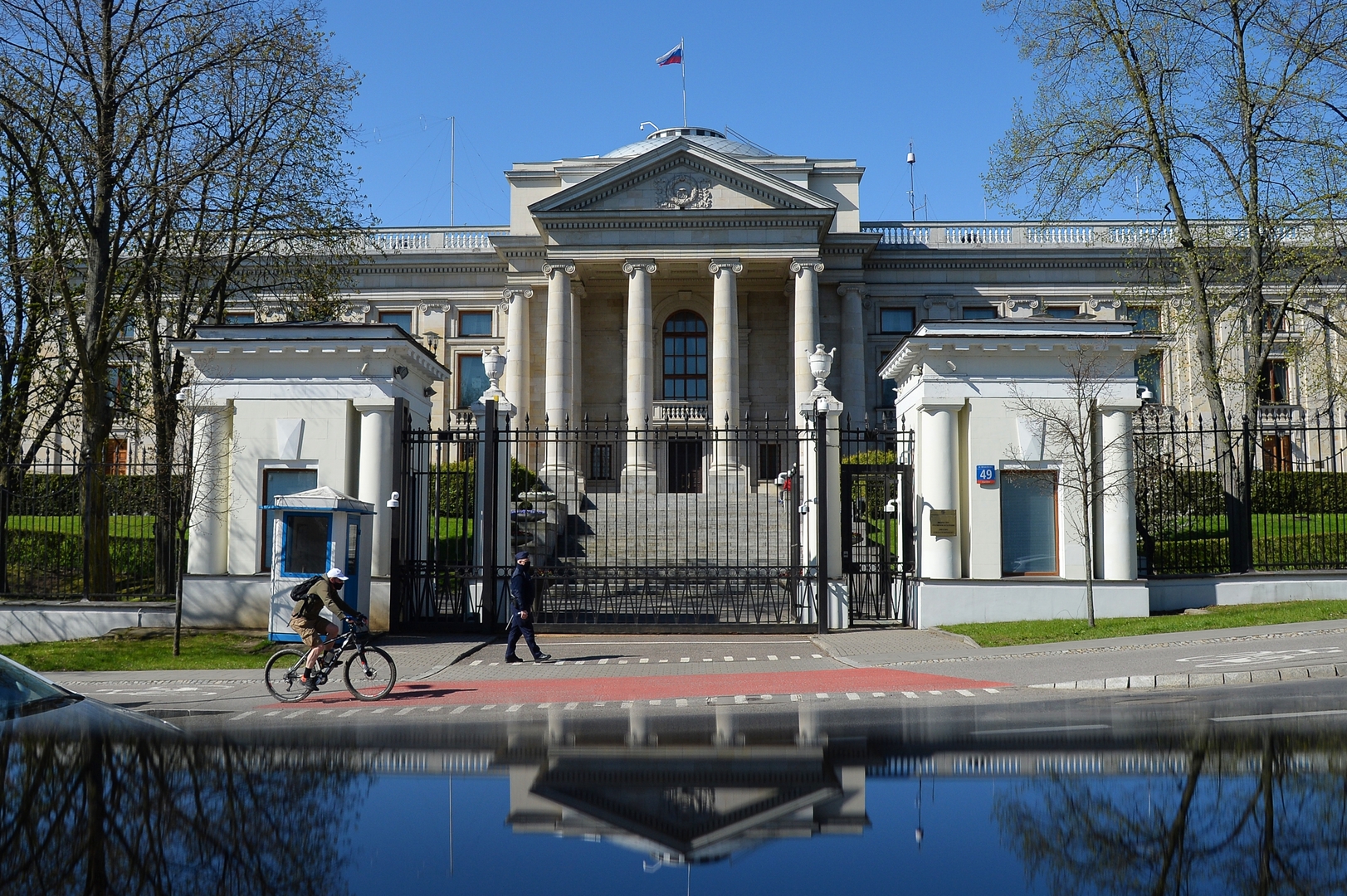 السفارة الروسية في وارسو: بولندا استولت على مبنى تابع لنا