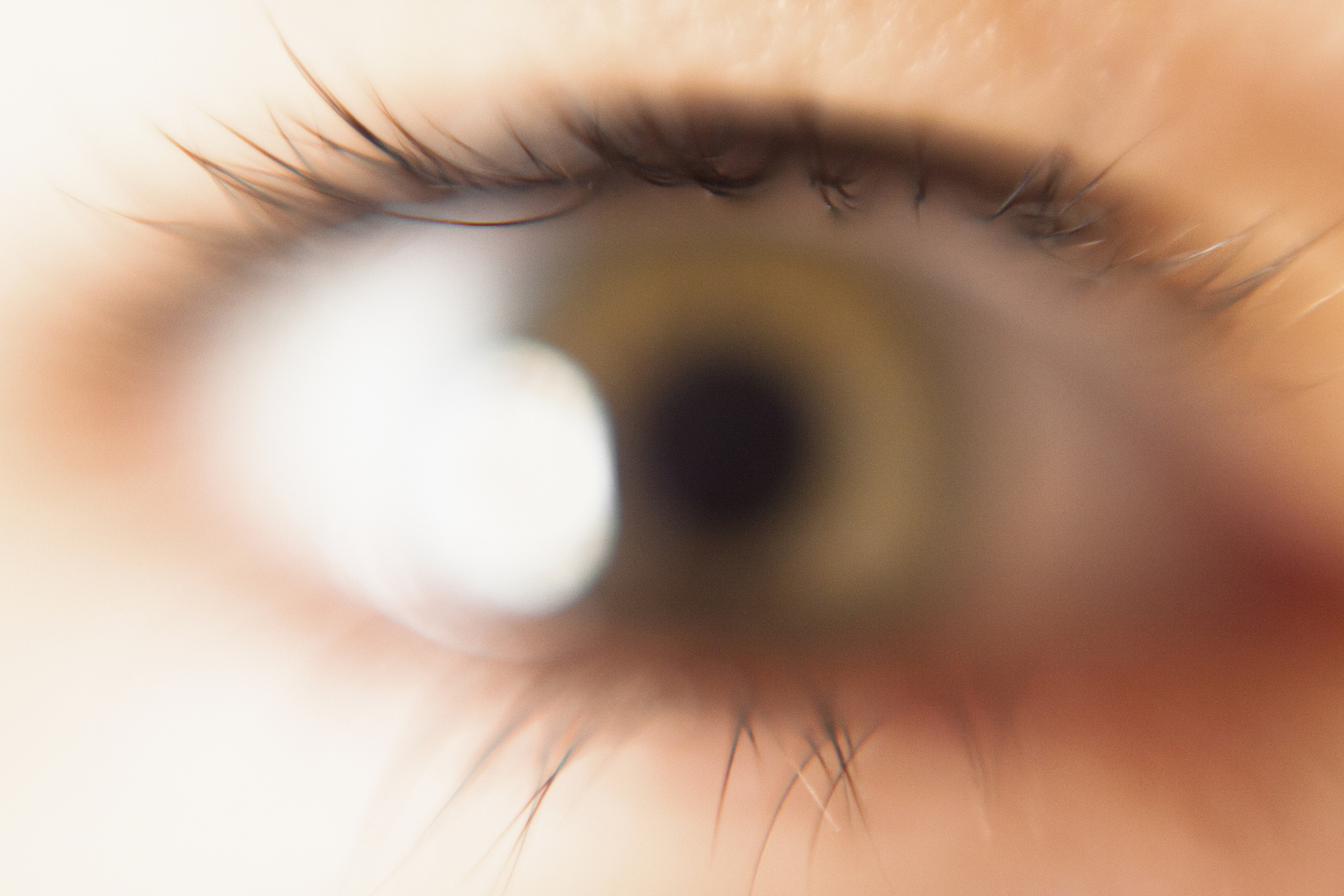 من الخدر إلى العيون المشوشة - العلامات الخمسة التي تدل على أنك تفتقد فيتامينا رئيسيا