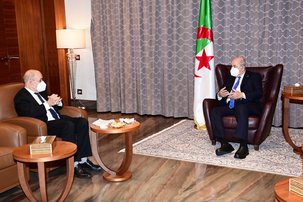الرئيس الجزائري يستقبل وزير الخارجية الفرنسي (صور + فيديو)