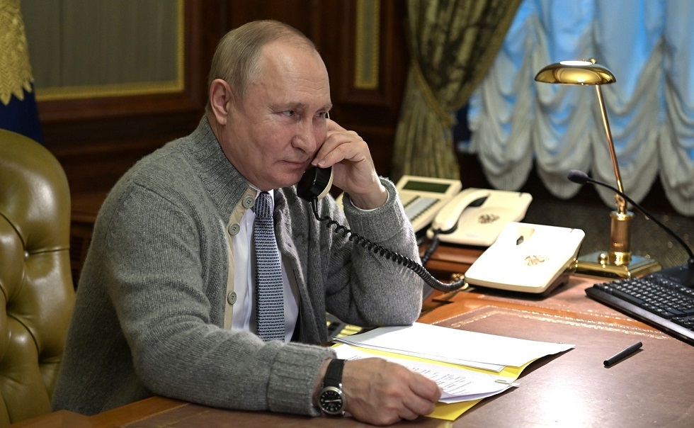 بوتين يجري اتصالا هاتفيا مع الرئيس الجزائري