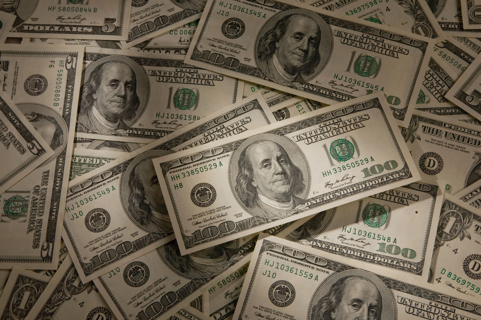 الخزانة الأمريكية: سياسة العقوبات لن تقوض دور الدولار