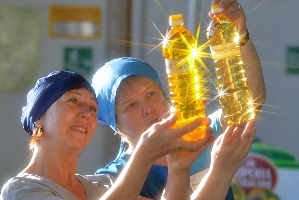 مساعدات روسية لقرغيزستان: 135 طنا من الدقيق و 60 طنا من الزيت النباتي