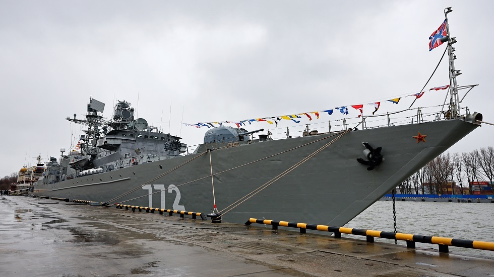 أسطول بحر البلطيق الروسي يختبر أسلحة إحدى سفنه المضادة للغواصات