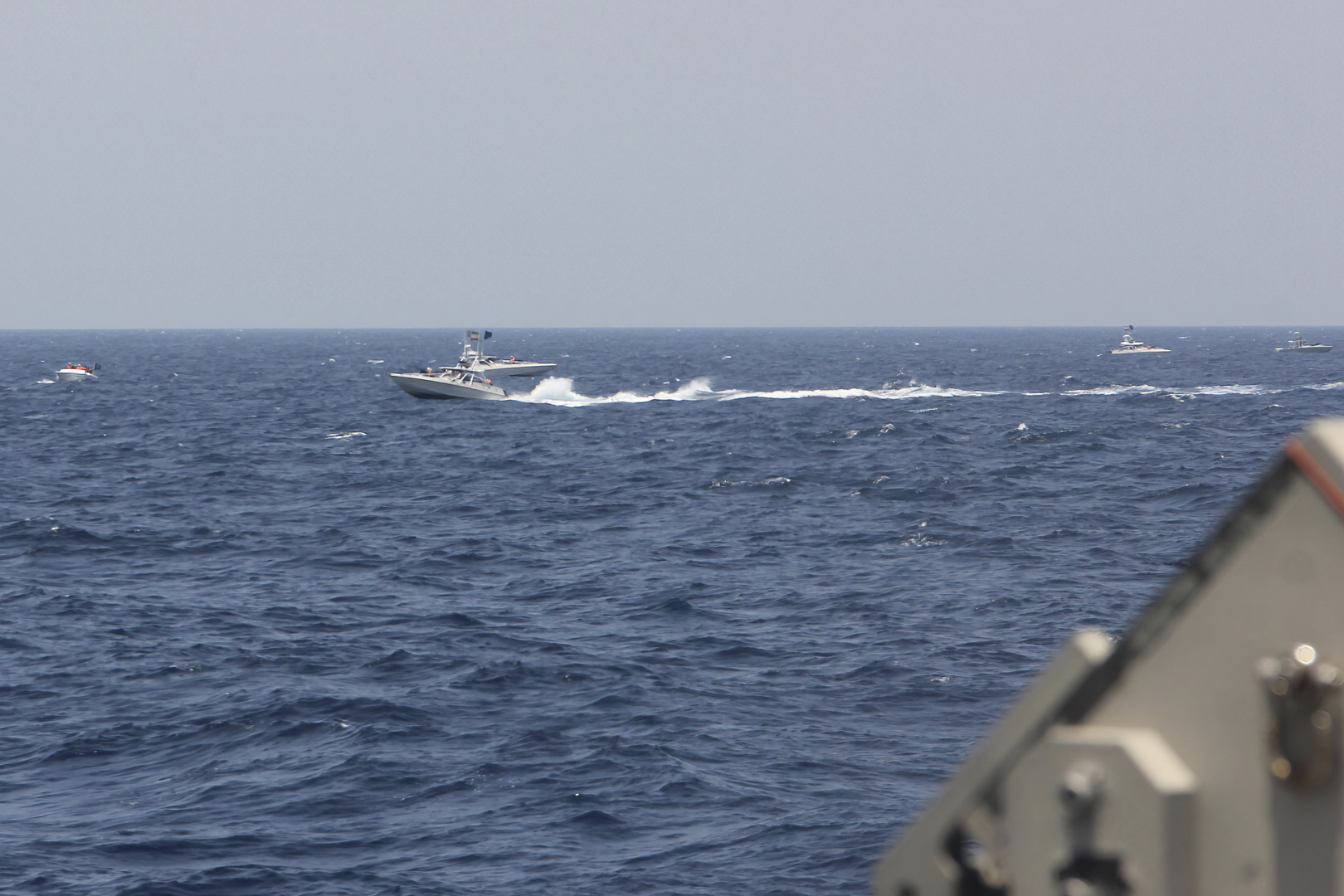 الحرس الثوري الإيراني يعلن احتجاز سفينة أجنبية في الخليج