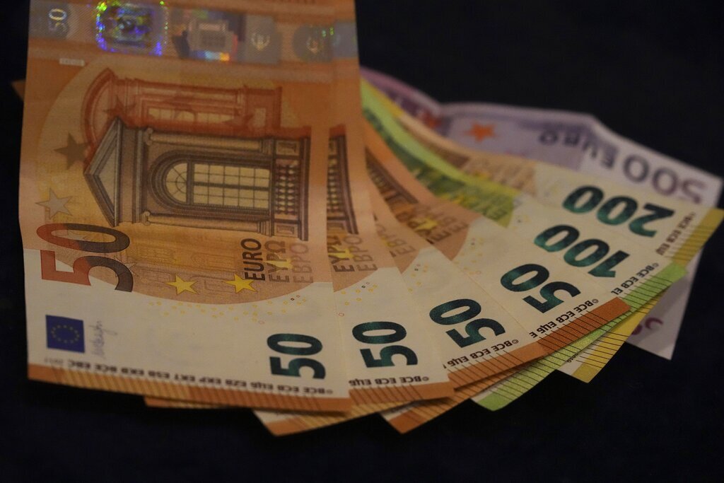 وسائل إعلام: هولندا جمدت الأصول الروسية والبيلاروسية بمبلغ 633 مليون يورو