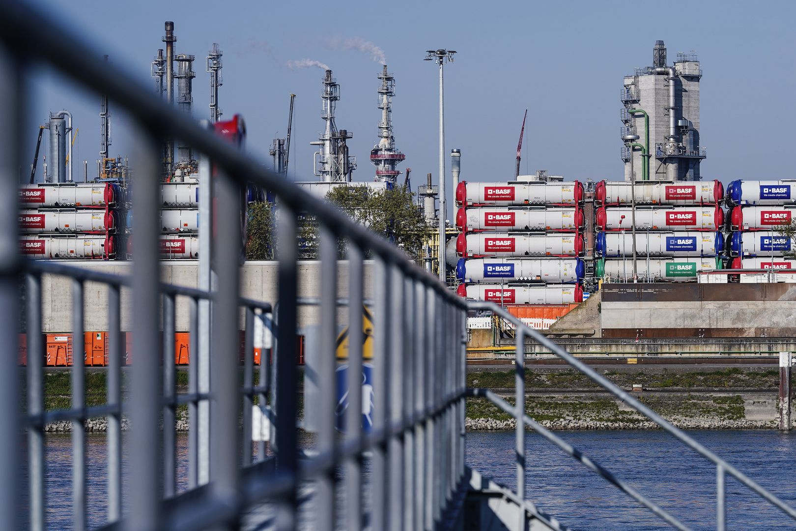 إيطاليا تؤكد عدم دفع ثمن الغاز الروسي بالروبل