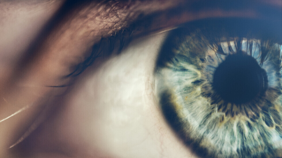 دراسة تكشف عن ارتباط صحة العين بالخرف