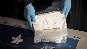 الإكوادور تحبط عملية تهريب أطنان من الكوكايين إلى بلجيكا في حاوية موز