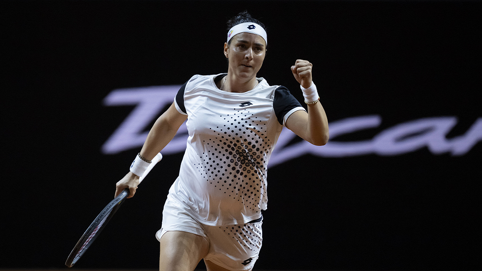 التونسية أنس تنهي مشوار الروسية غراتشيفا في دورة مدريد