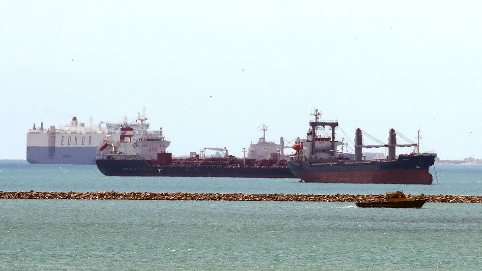 قناة السويس تسجل أعلى إيراد شهري في تاريخها