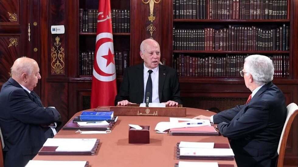 الرئاسة التونسية: إعداد دستور جديد لتونس وتنظيم استفتاء عام عليه في 25 يوليو المقبل لإقراره
