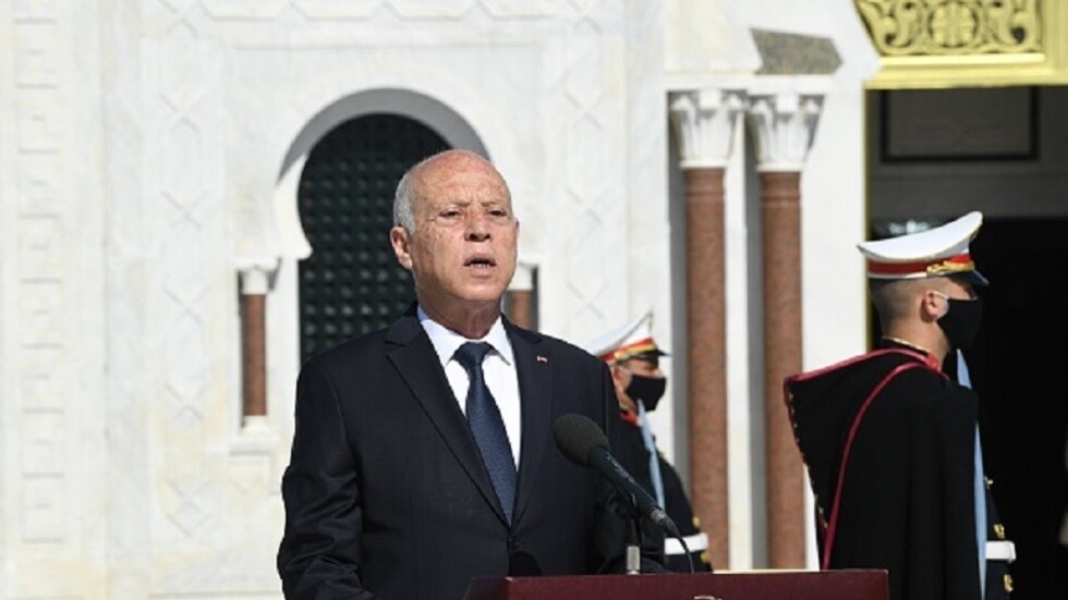 قيس سعيد: تونس تخوض حرب استنزاف ولا صلح مع من خرب البلاد (فيديو)