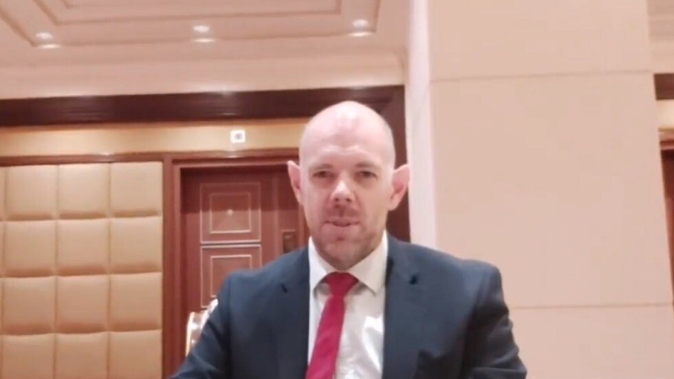 السفير البريطاني يكشف عن قرار دولي بشأن اليمن يحل مكان القرار 2216