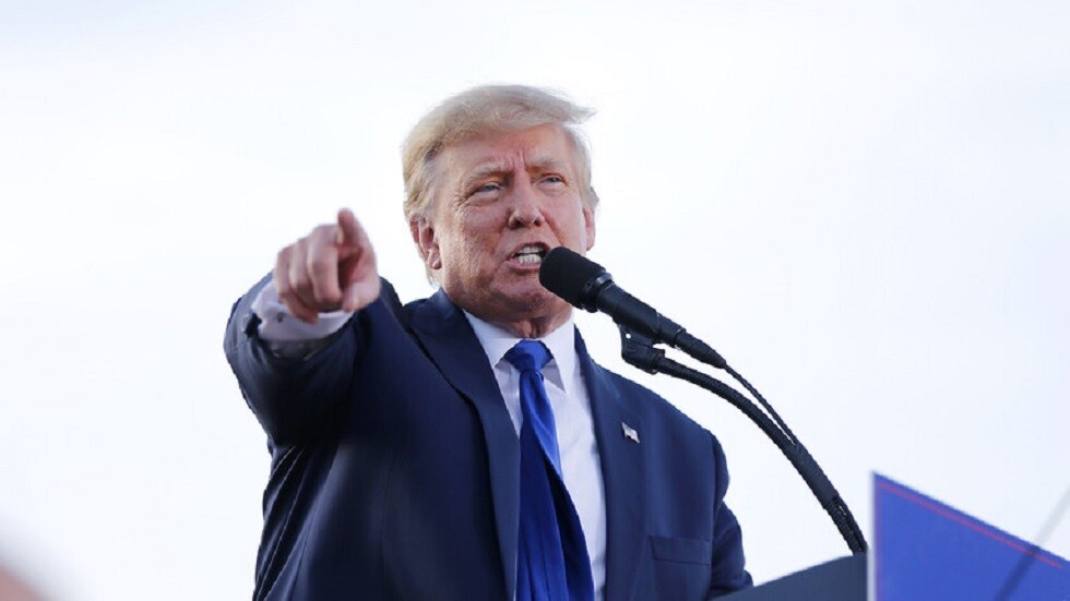 ترامب يقارن بين سعر البنزين في عهده وسعره حاليا ويصف سياسة بايدن بالفاشلة