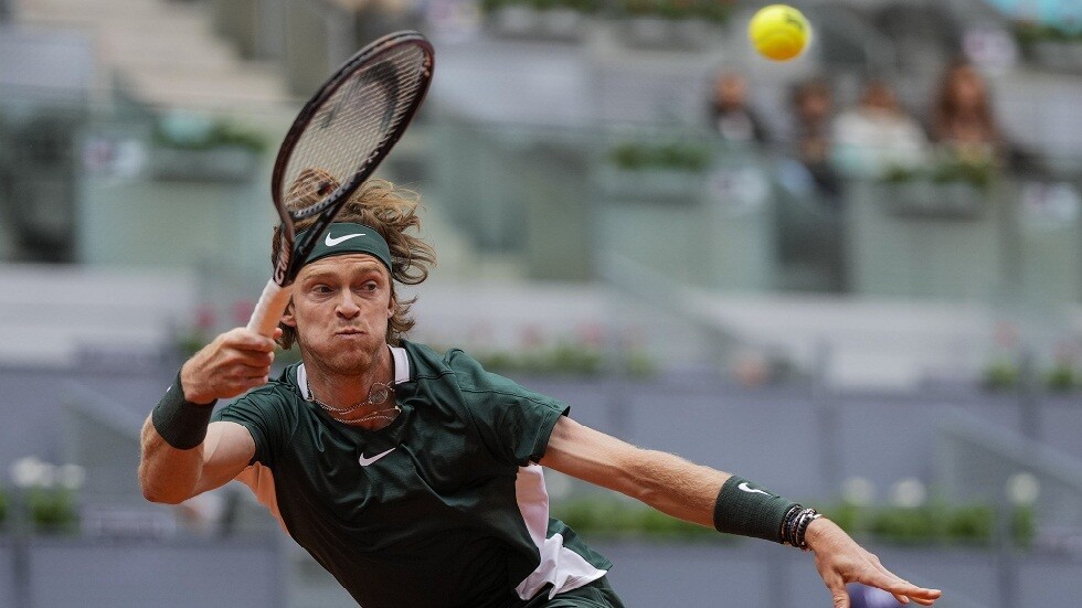 الروسي روبليف يصعد إلى ثالث أدوار بطولة مدريد للتنس (فيديو)