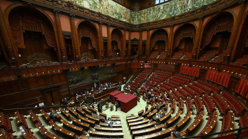 وزير إيطالي: نحتاج إلى تعليمات واضحة حول إمكانية سداد إمدادات الغاز الروسي بالروبل