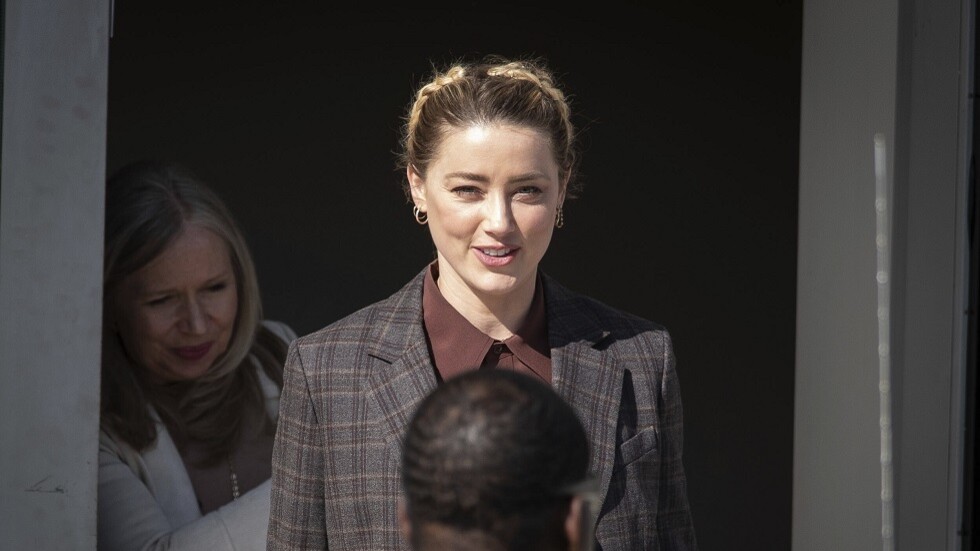 القضاء يرفض دعوى أمبر هيرد لإلغاء قضية التشهير وممرضتها توجه لها ضربة في المحكمة