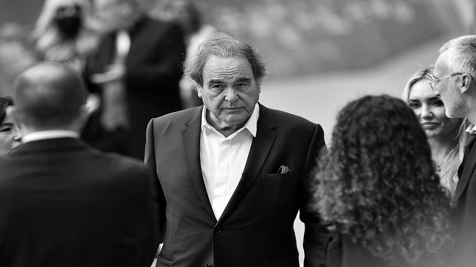 المخرج الأمريكي أوليفر ستون: واشنطن قد تنفذ استفزازا نوويا في دونباس من أجل اتهام روسيا